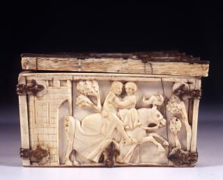 Casket with arches and bands of rosettes (coffret; décor de roses; frise d'arcatures; colonnettes) (End, left)