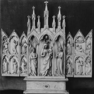 Gabled polyptych (tabernacle; colonnettes; frise d'arcatures) (Front)