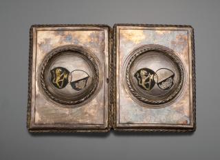 Diptych, 1 register, 3 arches across (plaquettes; frise d'arcatures) (Back)