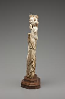 Statuette (Side, left)