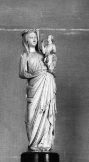 Statuette (Front)