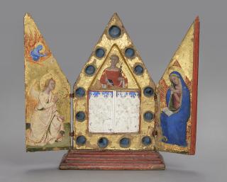 Painted triptych with ivory panels (possibly writing tablets), 1 register, 3 arches across (frise d'arcatures; plaquettes) (Front)