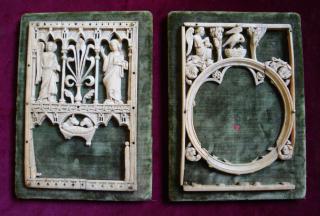 Openwork panels (2)(plaques ajourées; colonnettes); possibly used as part of a binding (Front)