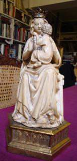 Statuette (Front)