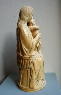 Statuette (Side)