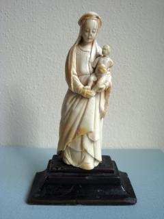 Statuette (Front)