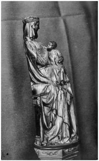 Statuette (Side)