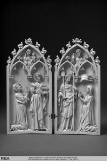 Gabled diptych, 1 register, 2 arches across (Front)