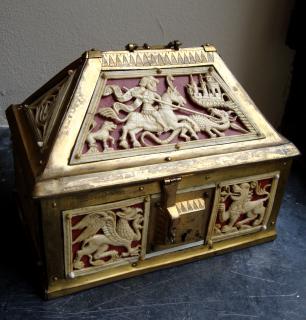 Casket with openwork panels (coffret; plaques ajourées) (Front)