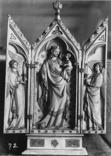 Gabled triptych (tabernacle; colonnettes) (Front)