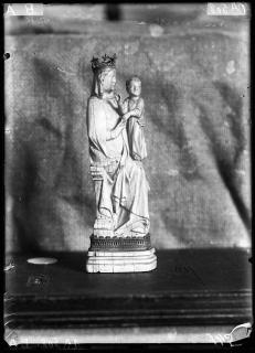 Statuette (Front)