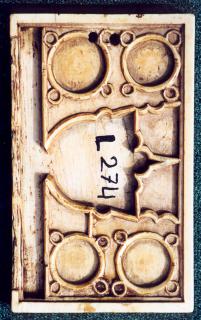 Panel (lid of box for goldsmith scales and weights), 1 register, 4 arches across (frise d'arcatures; plaquette; boîte à poids et à balance) (Back)