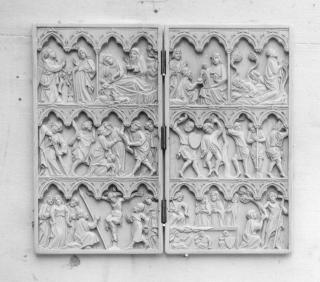 Diptych, 3 registers, 4 arches across (frise d'arcatures; colonnettes) (Front)