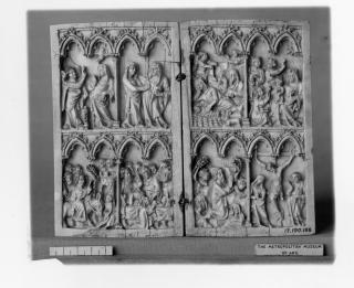 Diptych, 2 registers, 4 arches across (frise d'arcatures; colonnettes) (Front)