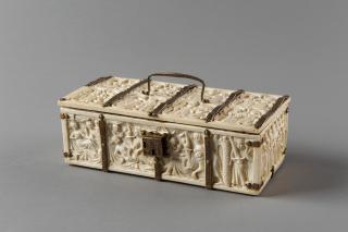 Casket, with quatrefoils and arches (coffret; quatre-feuilles; frise d'arcatures) (Front)