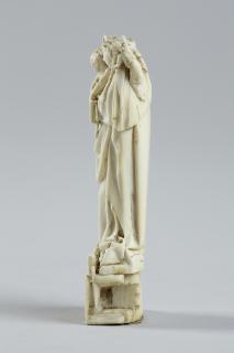 Statuette (Side)