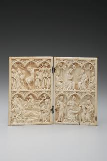 Diptych, 2 registers, 3 arches across (frise d'arcatures) (Front)