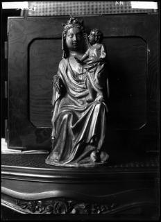 Statuette (Front)