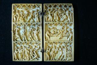 Diptych, 3 registers, 4 full and 2 half arches across (frise d'arcatures) (Front)