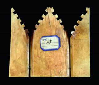 Gabled triptych, 3 registers, with arches (frise d'arcatures) (Back)