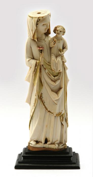 Statuette (Front)