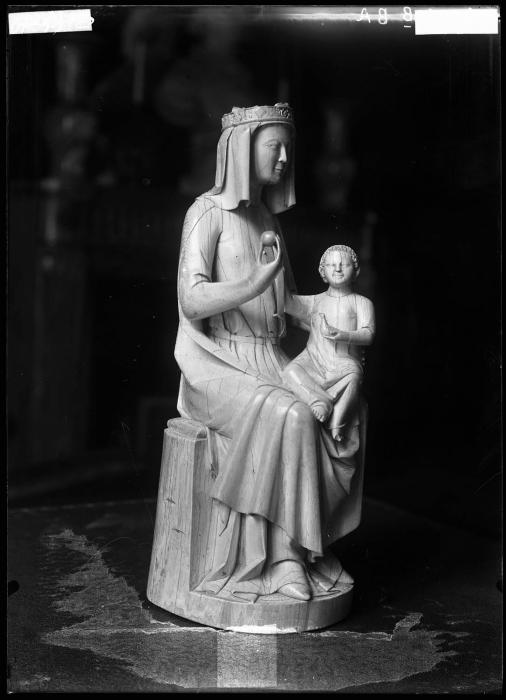 Statuette (Side)