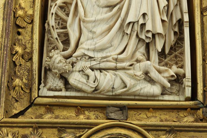 Openwork relief (appliqué; ajouré); reliquary (Detail)