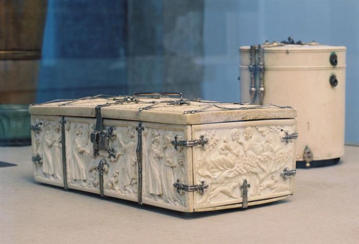 Casket with arches (coffret; frise d'arcatures); known as Casket of Saint Ursula (End, right)