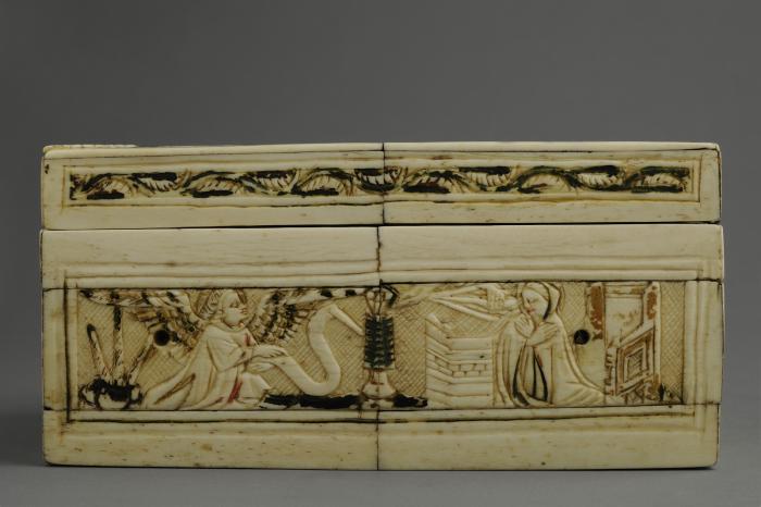 Casket (coffret) (End, right)