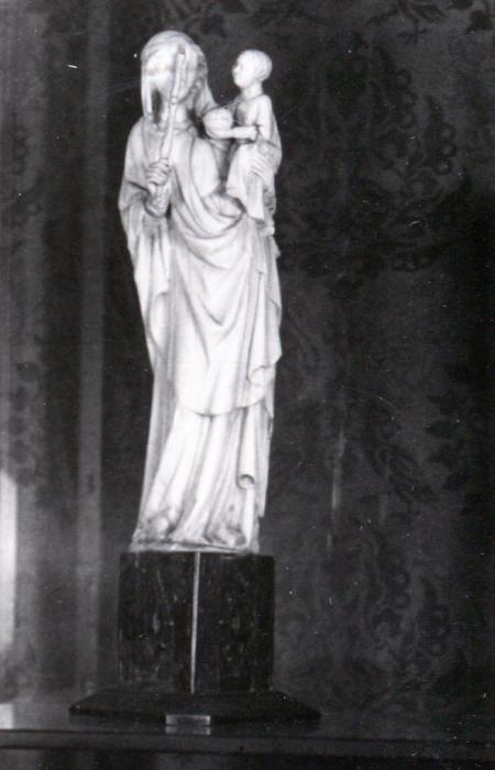 Statuette (Front)