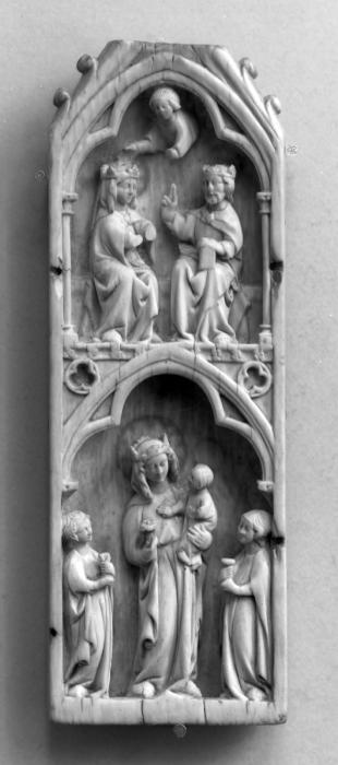 Gabled panel (fragment of a triptych; centre panel), 2 registers, 1 arch across, band of rosettes (décor de roses; colonnettes) (Front)