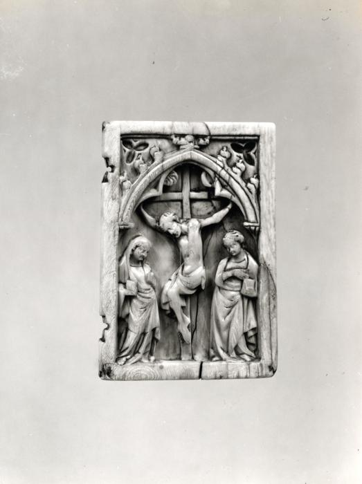 Wing, right (fragment of a diptych), 1 register, 1 arch across (plaquette) (Front)