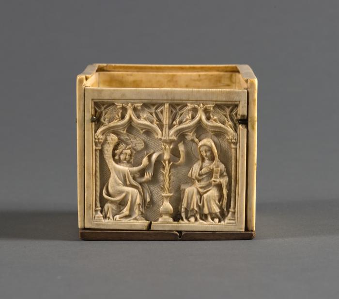 Casket, with ogee arches (colonnettes; coffret) (End, right)