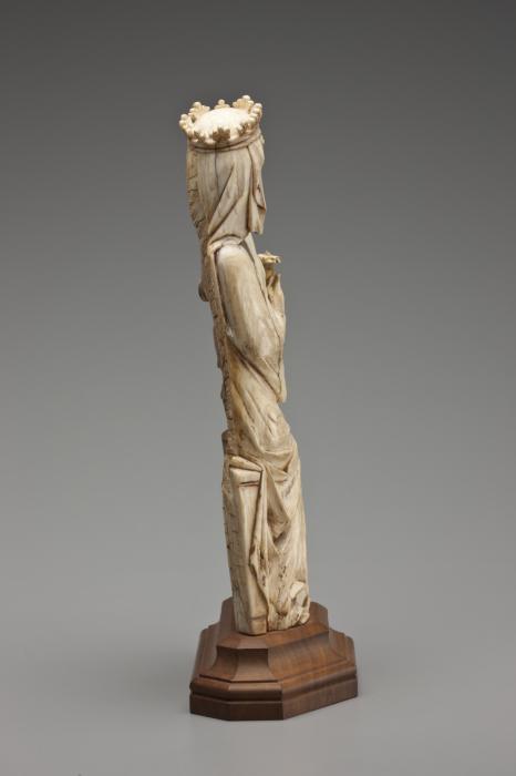 Statuette (Side, right)