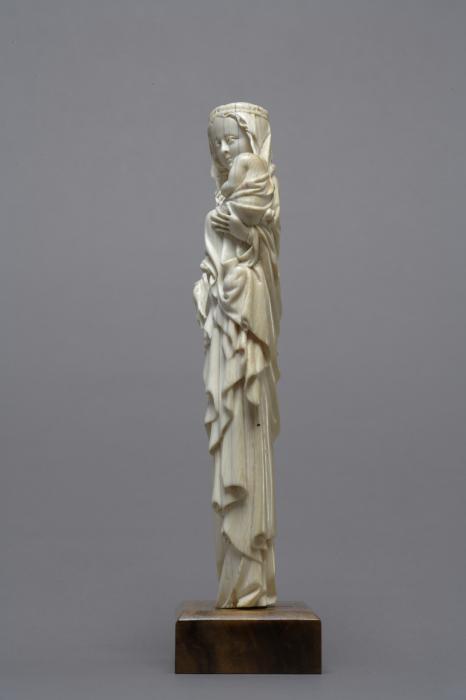 Statuette (Side)