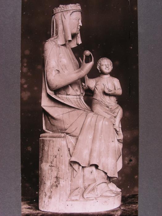 Statuette (Side)