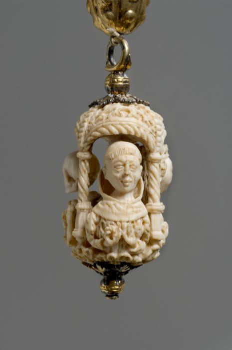 Rosary pendant, 3 faces; part of a rosary decade (chapelet) (Front)