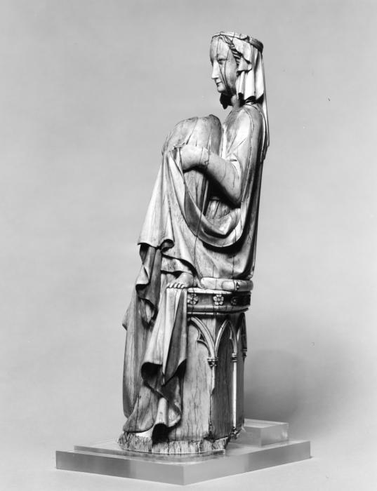 Statuette (Side)