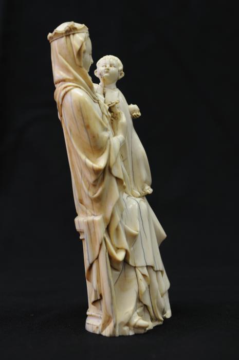 Statuette (Side)