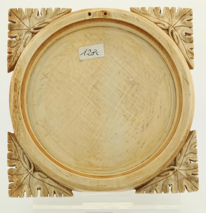 Mirror case, frame of 8 lobes (valve de miroir) (Back)