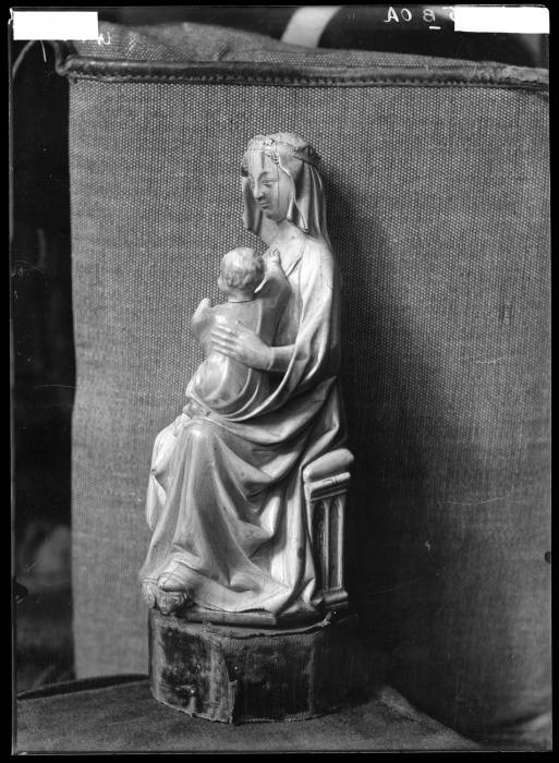 Statuette (Side)