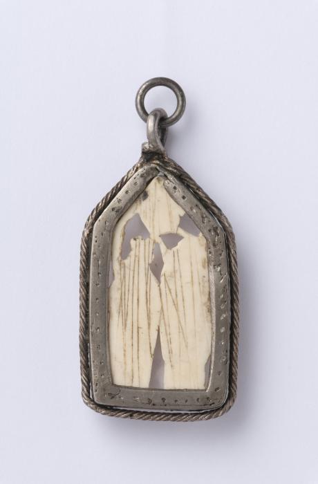 Relief, enclosed in a pendant (appliqué) (Back)