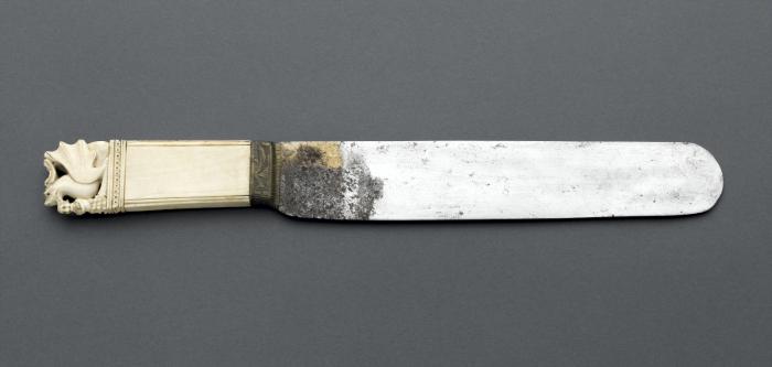 Knife handle (couteau d'écuyer tranchant)