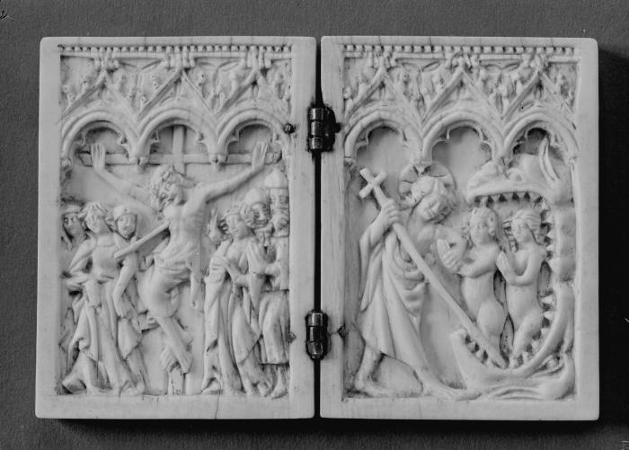 Diptych, 1 register, 3 arches across (frise d'arcatures; plaquettes) (Front)