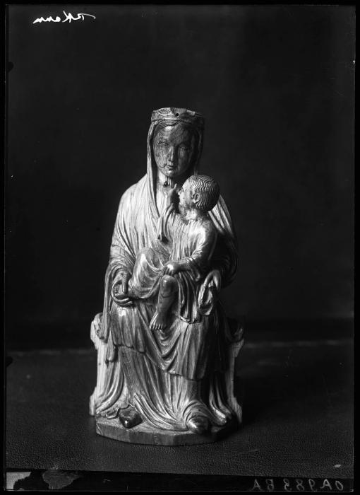 Statuette (Front)