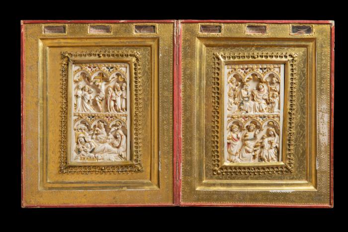 Diptych, 2 registers, 3 arches across, bands of rosettes (frise d'arcatures; décor de roses); reused as part of a reliquary (Front)