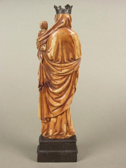 Statuette (Back)