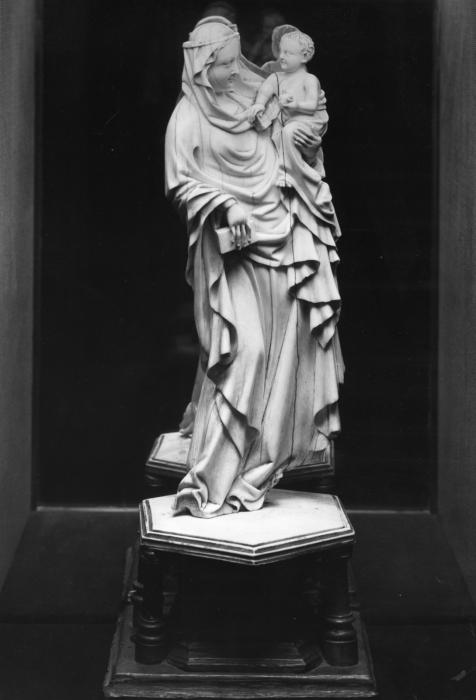 Statuette (Front)