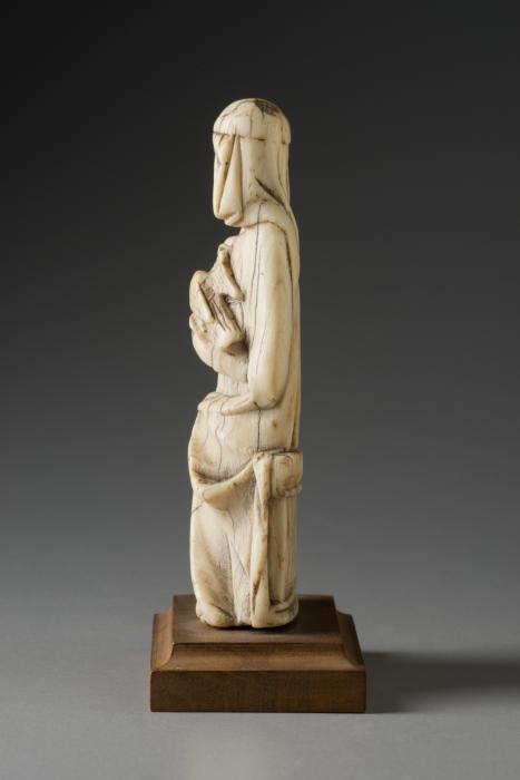 Statuette (Side)