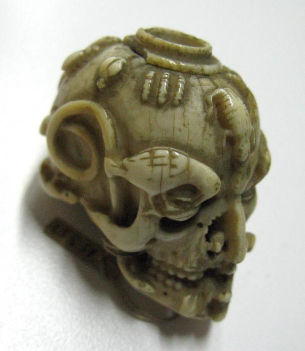 Rosary bead, 2 faces (chapelet) (Side)